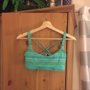 Lululemon sz 8 Free to Be bra